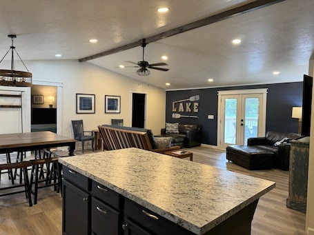 Microondas, cafetera/tetera