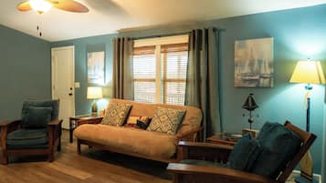 Husvogn – deluxe, utsikt mot innsjø, ved innsjø | Oppholdsområde