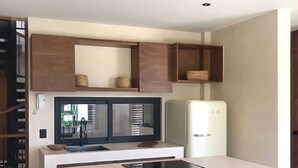 Appartement exclusif | Cuisine privée | Réfrigérateur, four à micro-ondes, un four, lave-vaisselle