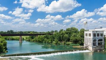 Cabin, 5 Bedrooms | Property grounds