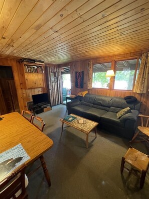 Cottage, 2 Bedrooms | Interior