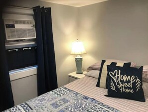 1 bedroom, iron/ironing board, WiFi, bed sheets - The Shatzy Suite at The Dune Shack (Provincetown)