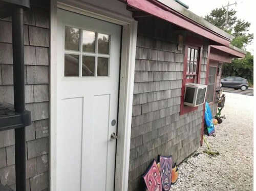 Chanel Studio at the Conwell Dune Shack Provincetown - 5 min
 walk to downtown!