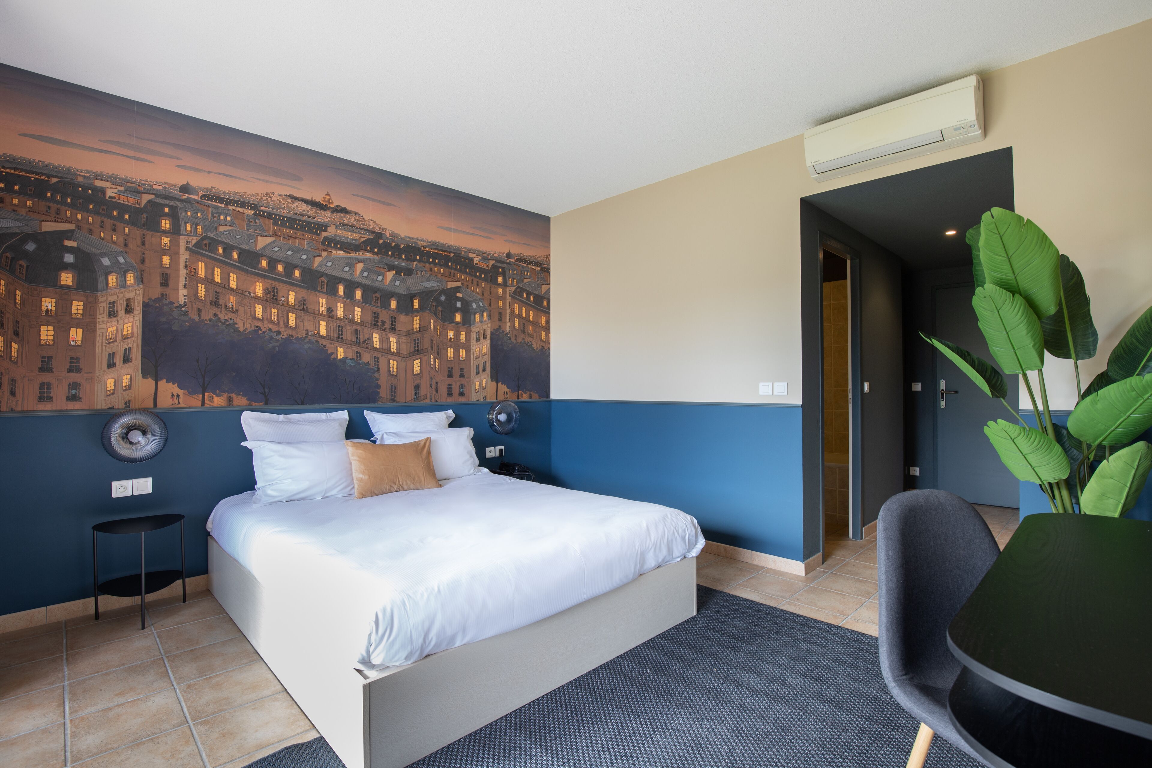 Premium bedding, desk, free WiFi, bed sheets