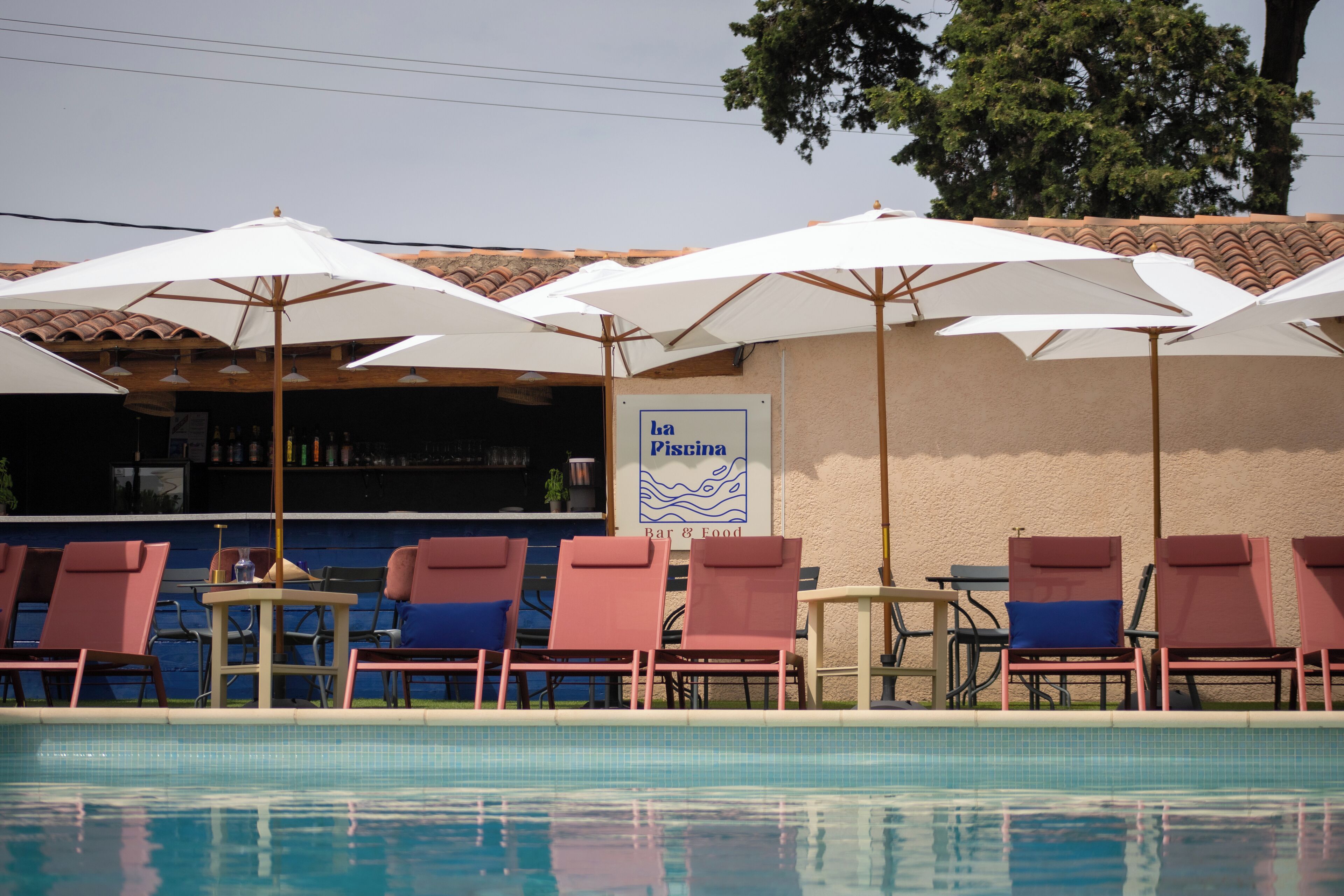 Outdoor pool, sun loungers