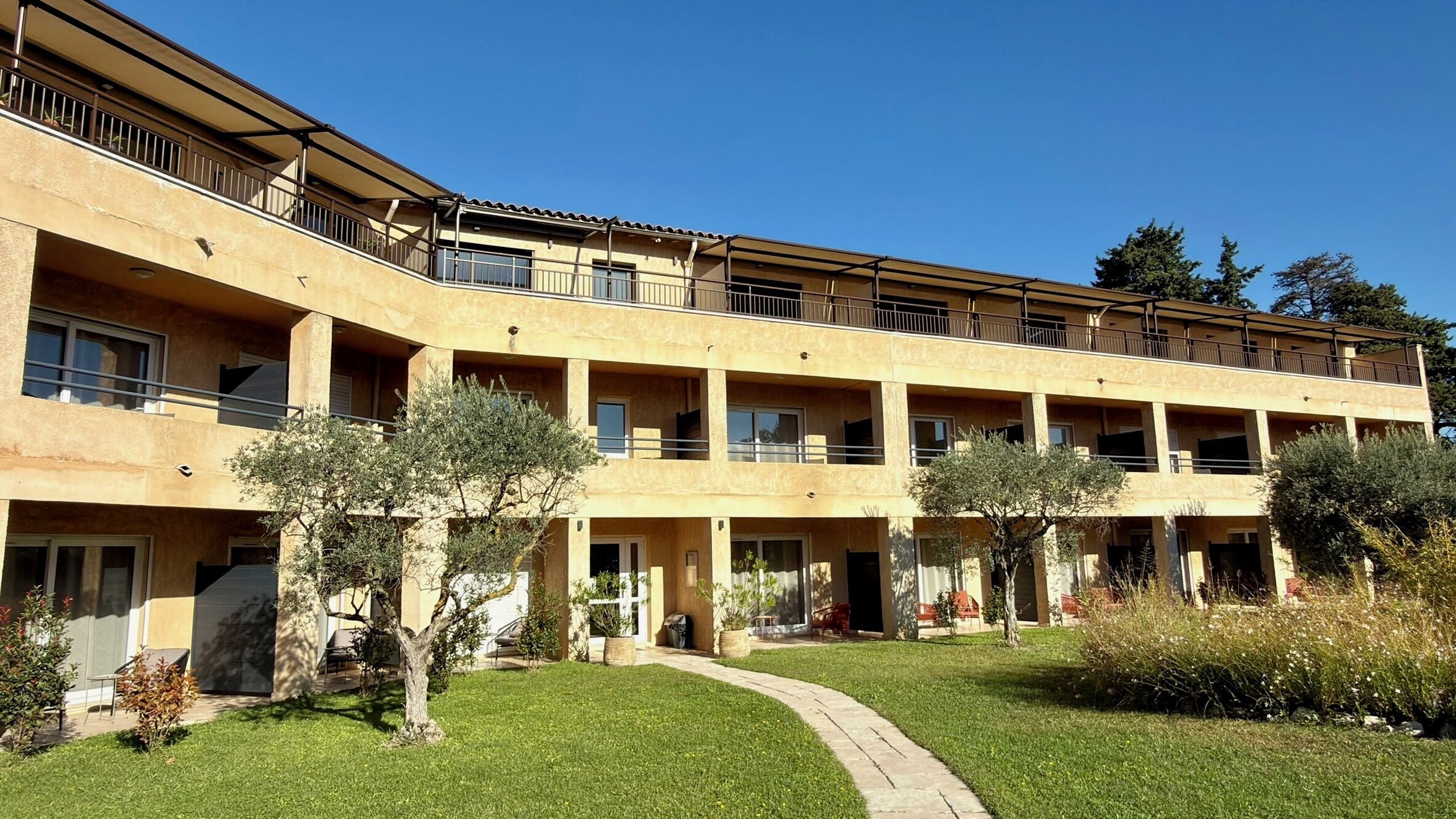 واجهة المنشأة