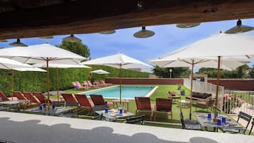 Outdoor pool, pool loungers