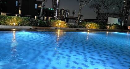 Service Apt in heart of Onnut