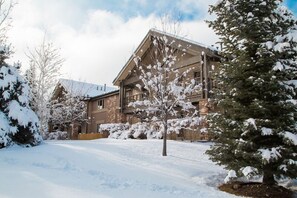 Condo, 1 Bedroom | Exterior