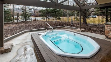 Condo, 1 Bedroom | Property grounds