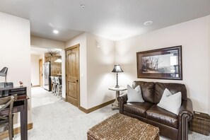 Condo, 1 Bedroom | Interior