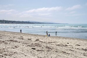 Beach towels - Cozy-Chic Condo: Walk to Beach & Park! (Dana Point)