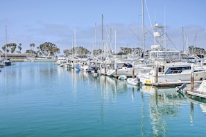 Marina - Cozy-Chic Condo: Walk to Beach & Park! (Dana Point)
