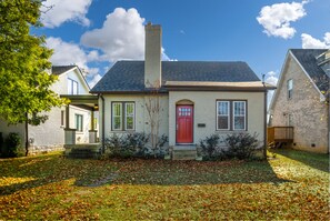 Exterior - All Shook Up (Nashville)