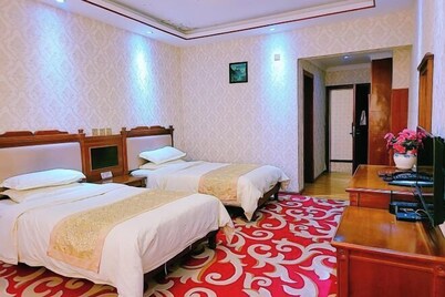 Tingri Baiba Hotel (Everest Avenue)