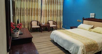 Tingri Baiba Hotel (Everest Avenue)