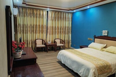 Tingri Baiba Hotel (Everest Avenue)