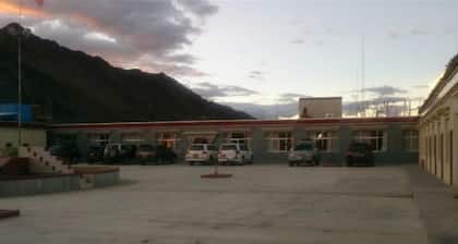 Tingri Baiba Hotel (Everest Avenue)