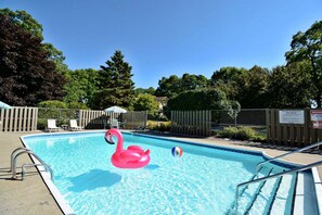 Pool - Amazing Bayview: Swimming Pool, Harbor Views, Downtown Saugatuck, Balcony (Saugatuck)