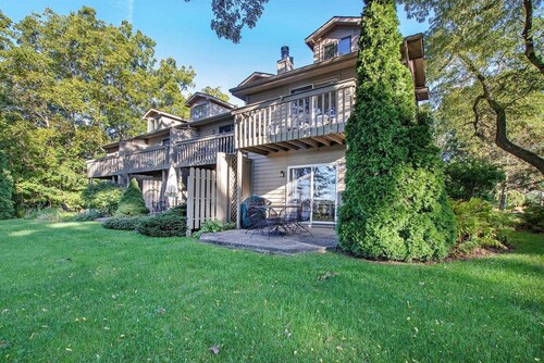 Amazing Bayview: Swimming Pool, Harbor Views, Downtown Saugatuck, Balcony