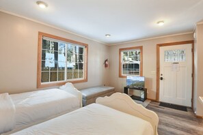 Cabin, 2 Single Beds