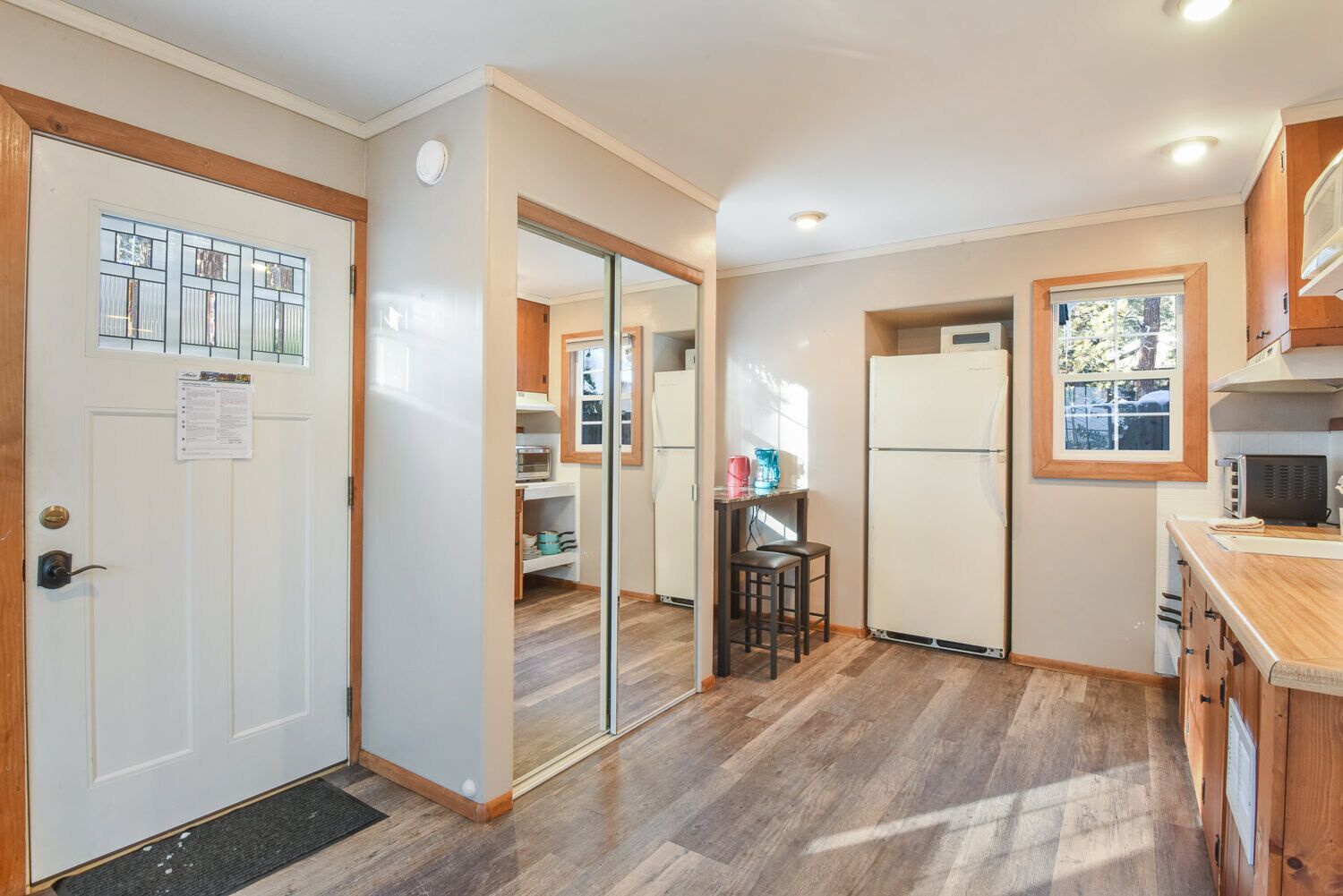 Cabin, 2 Single Beds | Private kitchen | Fridge, microwave, coffee/tea maker, toaster oven