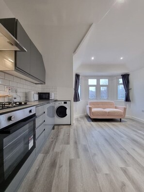 Private kitchen - Modern Spacious Flat in South West London (London)