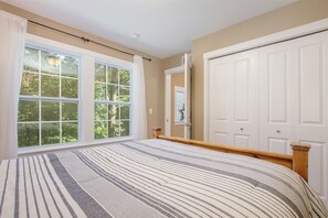 5 Schlafzimmer, Bügeleisen/Bügelbrett, Internetzugang, Bettwäsche