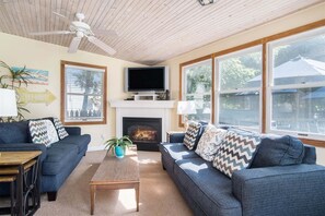 TV, fireplace, DVD player