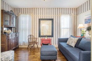 TV, fireplace, DVD player - Saugatuck Lodge: Private Pool, Hot Tub, Fireplace, Downtown Saugatuck, Sleeps 22 (Saugatuck)