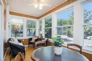 Interior - Saugatuck Lodge: New Year's Eve Special Offer! (Saugatuck)