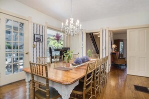 تناول الطعام