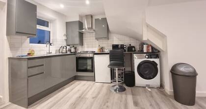 Quite Flat in South West London