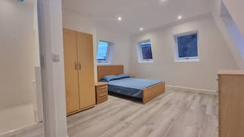 2 bedrooms, WiFi, bed sheets