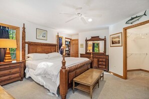 5 bedrooms, iron/ironing board, WiFi, bed sheets