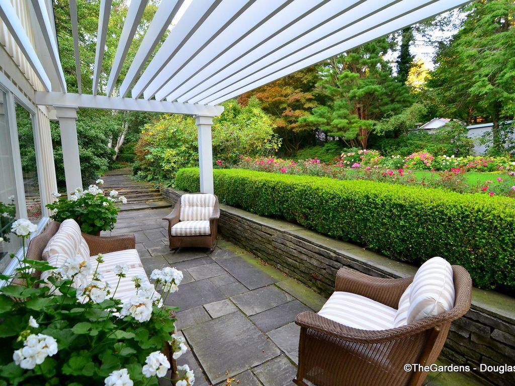 The Gardens Azalea: Walk to Lake Michigan Beach, Fireplace, Quality Home