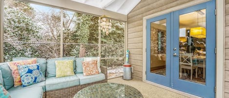 Televisión, chimenea