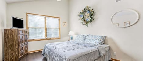 6 dormitorios, tabla de planchar con plancha, Internet y ropa de cama