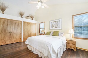 6 عدّة غرف نوم ومكواة/لوح كي وخدمة الإنترنت وملاءات أسرّة