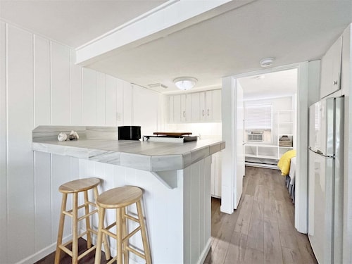 At Ease: Cozy Downtown Saugatuck Retreat w/ Balcony, Walk to Shops & Restaurants