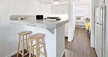 At Ease: Cozy Downtown Saugatuck Retreat w/ Balcony, Walk to Shops & Restaurants