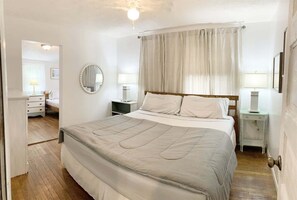 5 bedrooms, iron/ironing board, WiFi, bed sheets