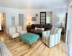 TV, fireplace, DVD player