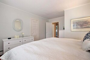 6 bedrooms, free WiFi, bed sheets