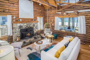 TV, fireplace, streaming services