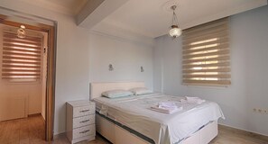 4 Schlafzimmer, laptopgeeigneter Arbeitsplatz, Bügeleisen/Bügelbrett