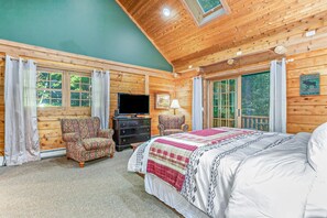 4 bedrooms, iron/ironing board, Internet, bed sheets