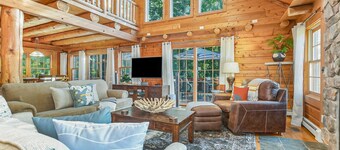 Hideaway Cabin: Private Indoor Pool, Stunning Log Cabin Near Wineries & Orchards