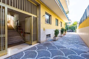 2 عدّة غرف نوم