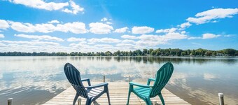 The Roost: Hutchins Lake Waterfront, Views, Fireplace, Cozy Atmosphere